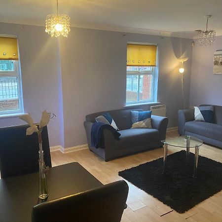 Bambz Apartment 3 Manchester Exterior photo