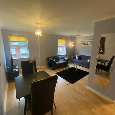 Bambz Apartment 3 Manchester Exterior photo