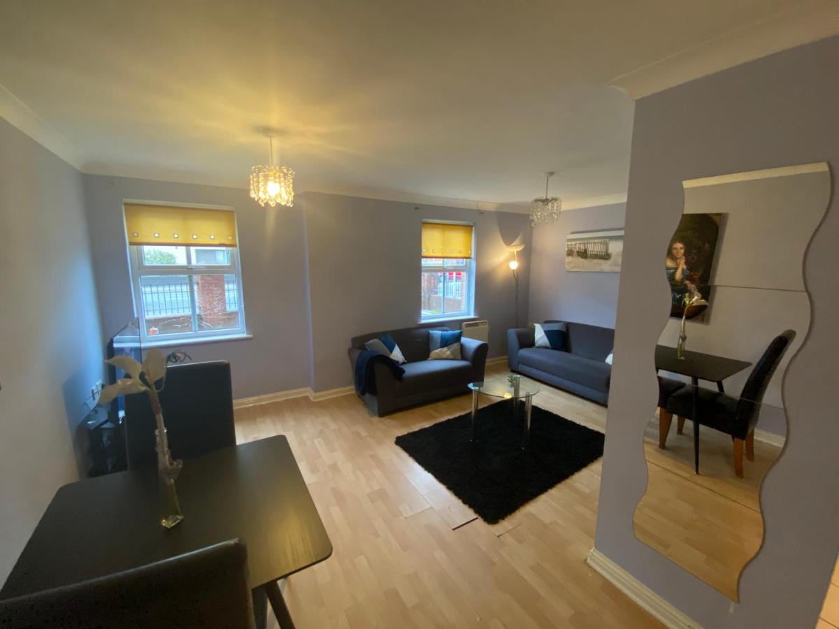 Bambz Apartment 3 Manchester Exterior photo